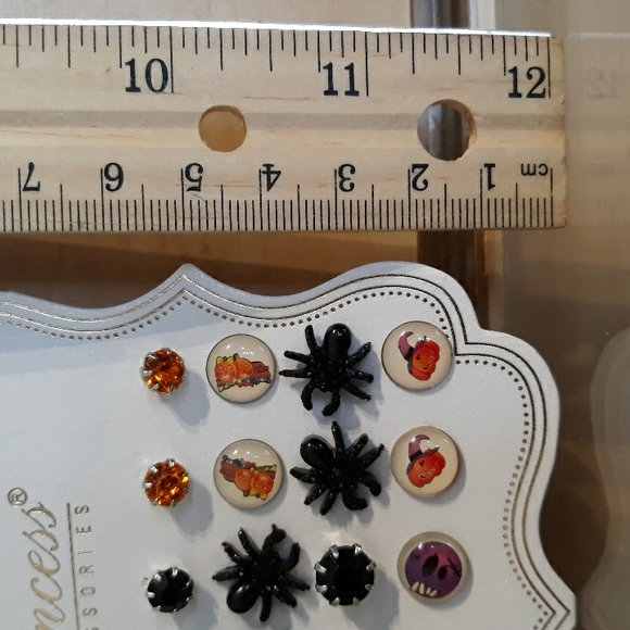 Halloween Earrings - Picture 4 of 4